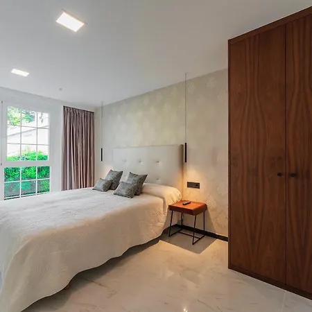 Crown Of La Concha Beach Appartement