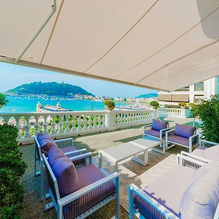 Apartment Crown Of La Concha Beach